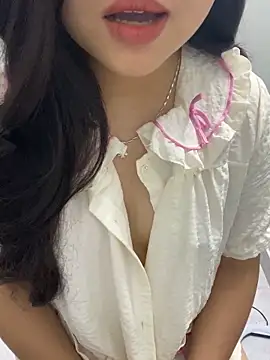 Rosecute11 online show from April 27, 2026, 8:34 am