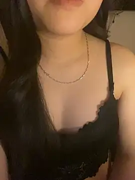 Rosecute11 online show from May 1, 2026, 4:11 pm