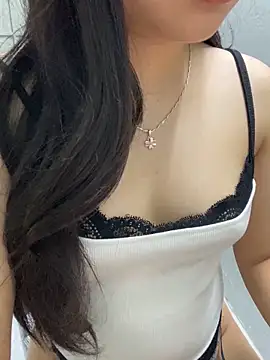 Rosecute11 online show from May 13, 2026, 7:28 am