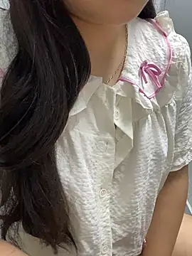 Rosecute11 online show from May 15, 2026, 12:34 pm