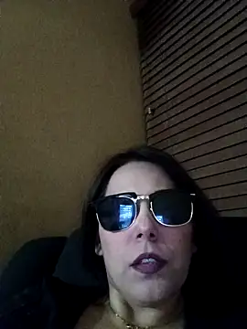 Snapshot of Aurora_Luz001 chatting on April 1, 2026, 6:58 am Aurora Luz001 online show from April 1, 2026, 6:58 am