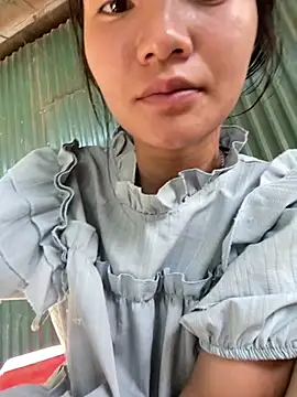Elisa-a online show from May 17, 2026, 1:03 am