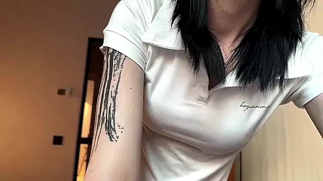 Snapshot of JessbutnotJessi chatting on April 6, 2026, 6:03 am JessbutnotJessi online show from April 6, 2026, 6:03 am