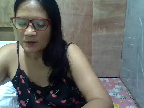 PinayZaira online show from May 6, 2026, 12:10 pm