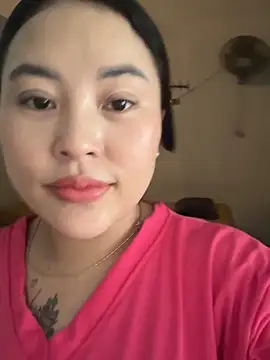 Lina-Naughty online show from April 18, 2026, 7:45 am