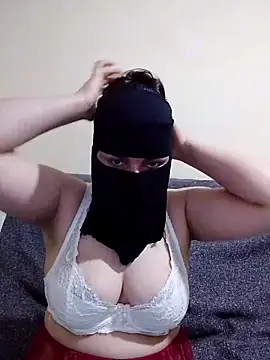 Queen Lola online show from April 4, 2026, 8:17 pm