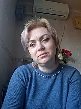 Snapshot of SylvieGold453 chatting on April 22, 2026, 4:19 pm SylvieGold453 online show from April 22, 2026, 4:19 pm