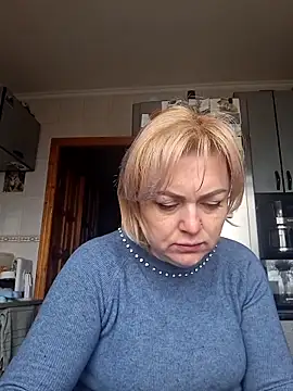 Snapshot of SylvieGold453 chatting on April 23, 2026, 8:02 am SylvieGold453 online show from April 23, 2026, 8:02 am