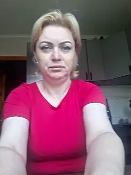 Snapshot of SylvieGold453 chatting on May 22, 2026, 8:21 am SylvieGold453 online show from May 22, 2026, 8:21 am