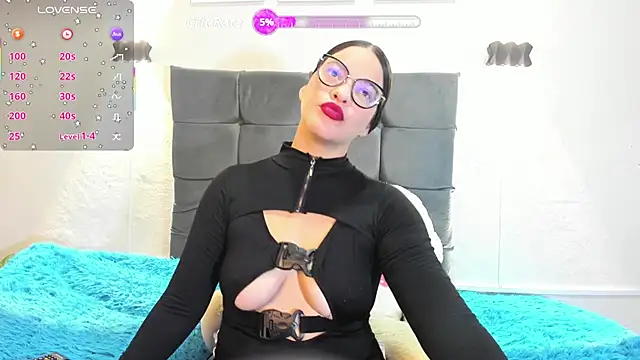 Snapshot of Valeri_Martin chatting on May 25, 2026, 11:11 pm Valeri Martin online show from May 25, 2026, 11:11 pm