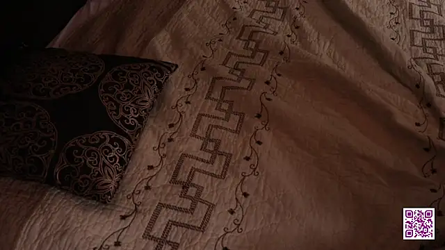 Snapshot of MellowEva chatting on April 15, 2026, 7:58 pm MellowEva online show from April 15, 2026, 7:58 pm