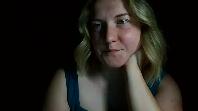Snapshot of TinaKittyX chatting on May 16, 2026, 7:34 pm TinaKittyX online show from May 16, 2026, 7:34 pm