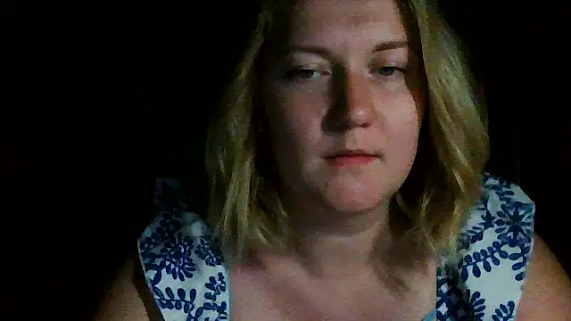 Snapshot of TinaKittyX chatting on June 9, 2026, 9:37 pm TinaKittyX online show from June 9, 2026, 9:37 pm