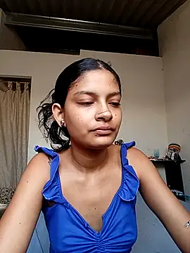 Lyra Siren online show from May 7, 2026, 2:33 pm