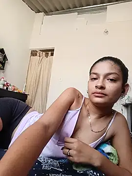 Lyra Siren online show from June 12, 2026, 7:57 pm