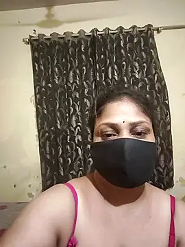 SluttySonam online show from April 17, 2026, 5:38 pm