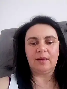 SiennaDiamond39 online show from April 2, 2026, 4:26 pm