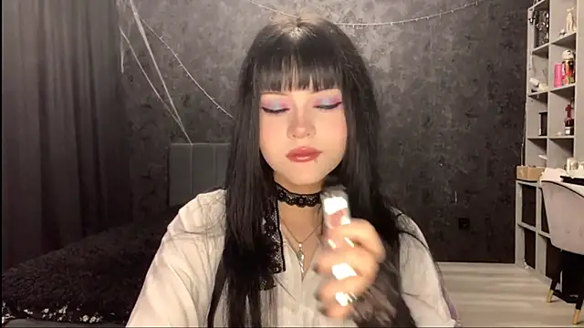 EmilyEmbears online show from May 5, 2026, 5:26 am