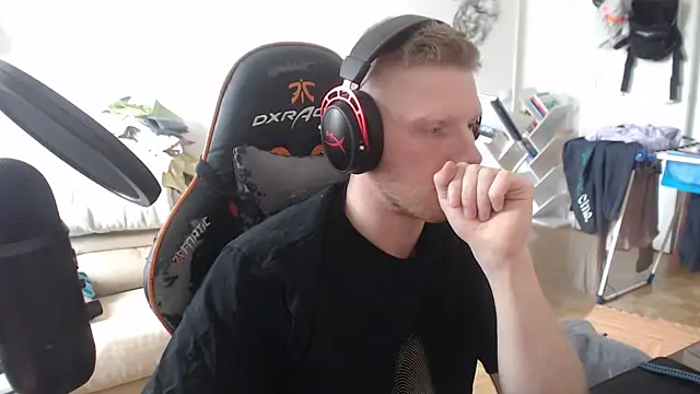 White eyebrow online show from April 2, 2026, 10:57 am