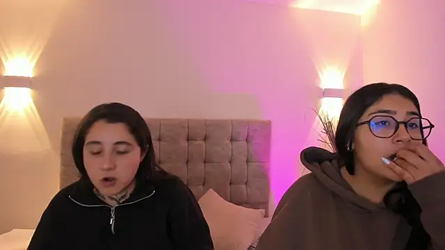 Elisa n Emma online show from May 16, 2026, 12:37 pm