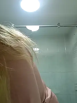 jenny Dream  online show from May 6, 2026, 3:46 am