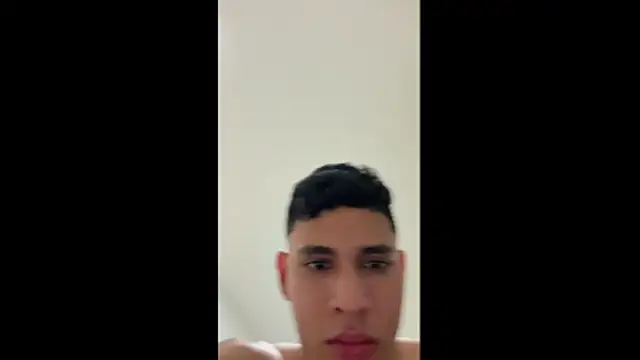 Snapshot of Massimo_Rinaldi chatting on May 17, 2026, 1:58 am Massimo Rinaldi online show from May 17, 2026, 1:58 am