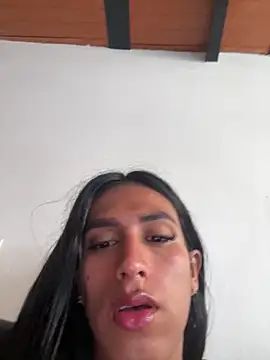 Snapshot of luna_duque chatting on May 27, 2026, 3:20 pm luna duque online show from May 27, 2026, 3:20 pm