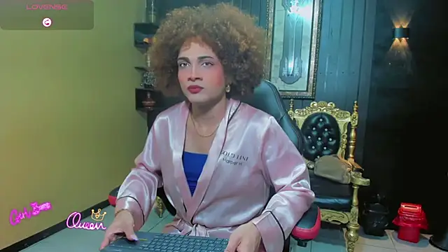 Snapshot of Sharlotte_Jones chatting on May 27, 2026, 11:40 am Sharlotte Jones online show from May 27, 2026, 11:40 am