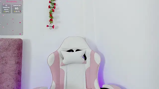 alisson boobs   online show from May 15, 2026, 11:34 pm