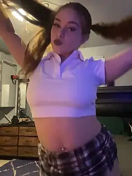 Snapshot of mariex83 chatting on April 5, 2026, 2:42 am mariex83 online show from April 5, 2026, 2:42 am