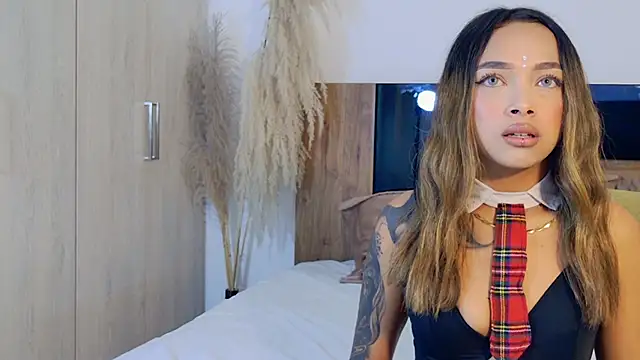 Snapshot of LaraBelmon chatting on May 27, 2026, 1:57 am LaraBelmon online show from May 27, 2026, 1:57 am