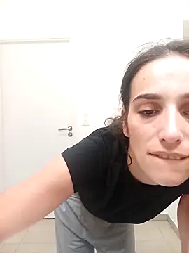 Snapshot of Lolaa92i chatting on April 11, 2026, 12:59 am Lolaa92i online show from April 11, 2026, 12:59 am