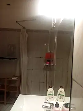 Snapshot of Lolaa92i chatting on April 12, 2026, 4:01 pm Lolaa92i online show from April 12, 2026, 4:01 pm