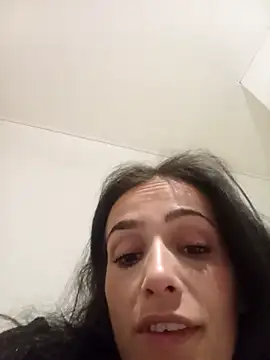 Snapshot of Lolaa92i chatting on April 15, 2026, 12:28 am Lolaa92i online show from April 15, 2026, 12:28 am