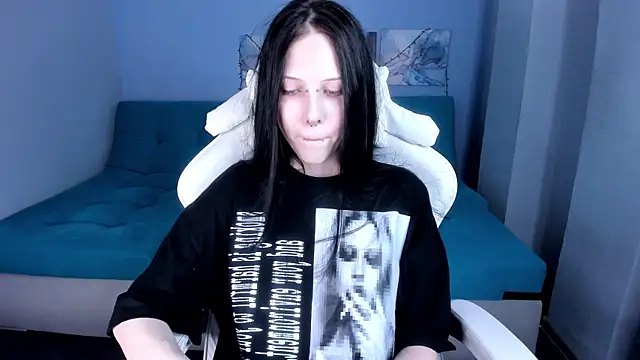 SugarBunny18 online show from July 15, 2026, 7:57 am