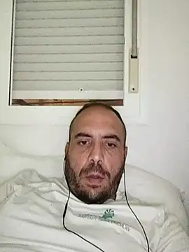 iismael222 online show from April 30, 2026, 11:31 pm