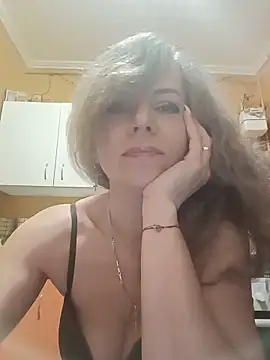 TaynaSecret online show from June 18, 2026, 9:30 pm