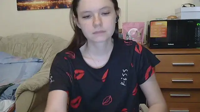 JessicaHolland1 online show from May 31, 2026, 5:53 pm