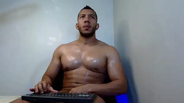 Snapshot of georgeholl chatting on June 11, 2026, 1:16 am georgeholl online show from June 11, 2026, 1:16 am