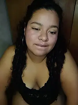 Snapshot of Curlysexy22 chatting on April 7, 2026, 6:08 pm Curlysexy22 online show from April 7, 2026, 6:08 pm