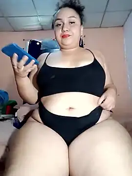 Snapshot of Marialae2735 chatting on May 1, 2026, 5:28 pm Marialae2735 online show from May 1, 2026, 5:28 pm