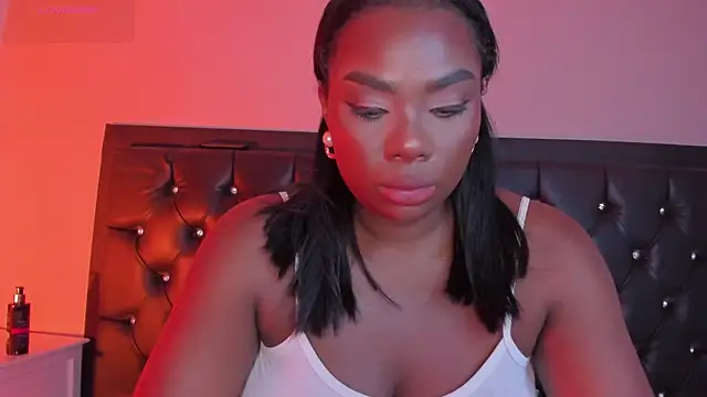 hugeboobs-ebony online show from May 19, 2026, 11:11 pm