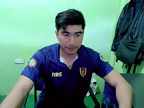 Snapshot of Hunkfireman chatting on May 7, 2026, 1:00 am Hunkfireman online show from May 7, 2026, 1:00 am
