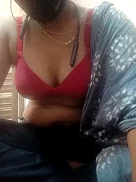 SWEETI HORNY50 online show from April 7, 2026, 10:37 am