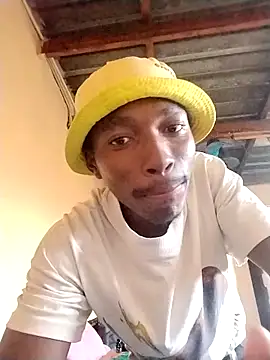 Snapshot of alphamale25 chatting on April 4, 2026, 3:31 pm alphamale25 online show from April 4, 2026, 3:31 pm