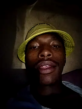 Snapshot of alphamale25 chatting on April 5, 2026, 6:38 pm alphamale25 online show from April 5, 2026, 6:38 pm