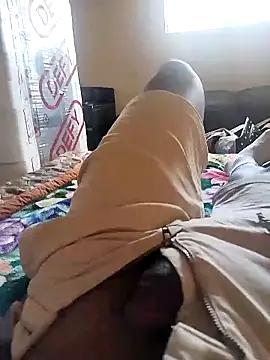 Snapshot of alphamale25 chatting on April 6, 2026, 10:27 am alphamale25 online show from April 6, 2026, 10:27 am