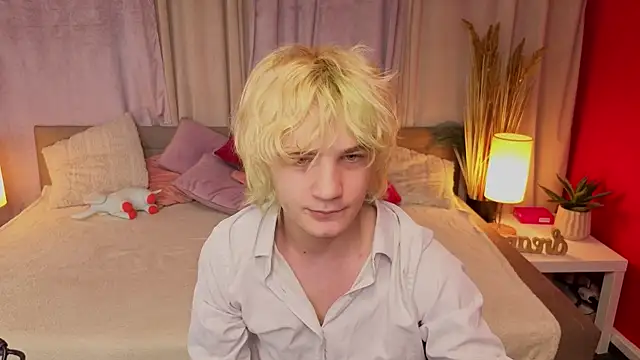 JameMilann online show from April 18, 2026, 6:39 am