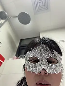 xiuxiu666 online show from May 9, 2026, 1:49 pm