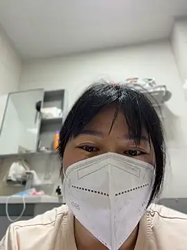 xiuxiu666 online show from May 10, 2026, 1:38 pm